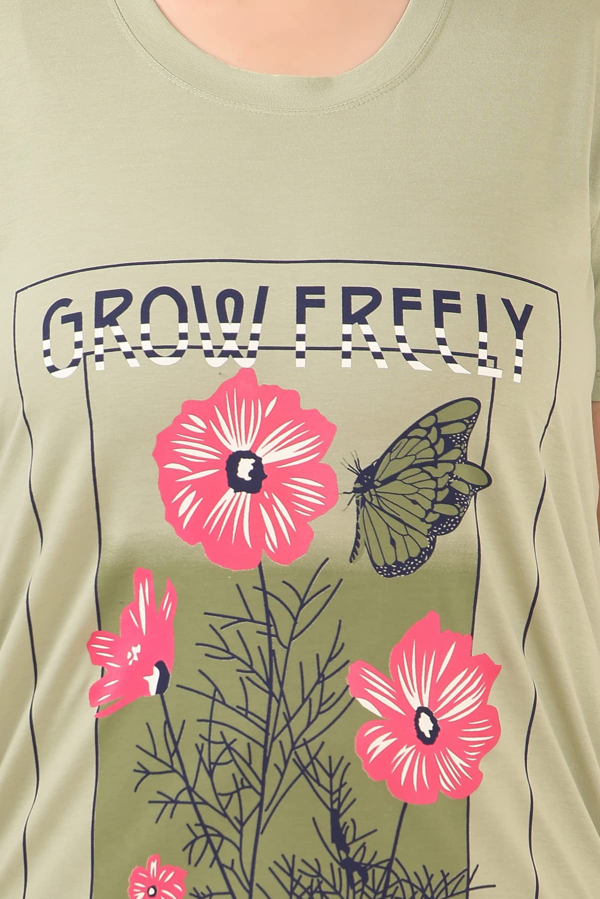 In Love Women's Longline Plus Size Side Slits Side Pocket Front Print Tshirt