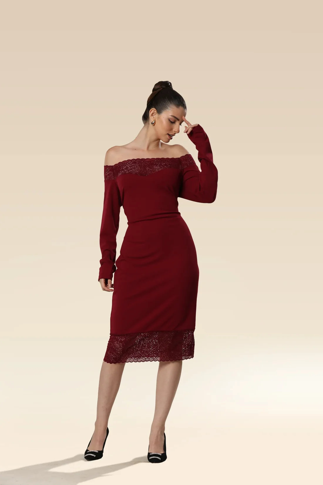 Resortire - Sculpted Lace Silhouette Dress